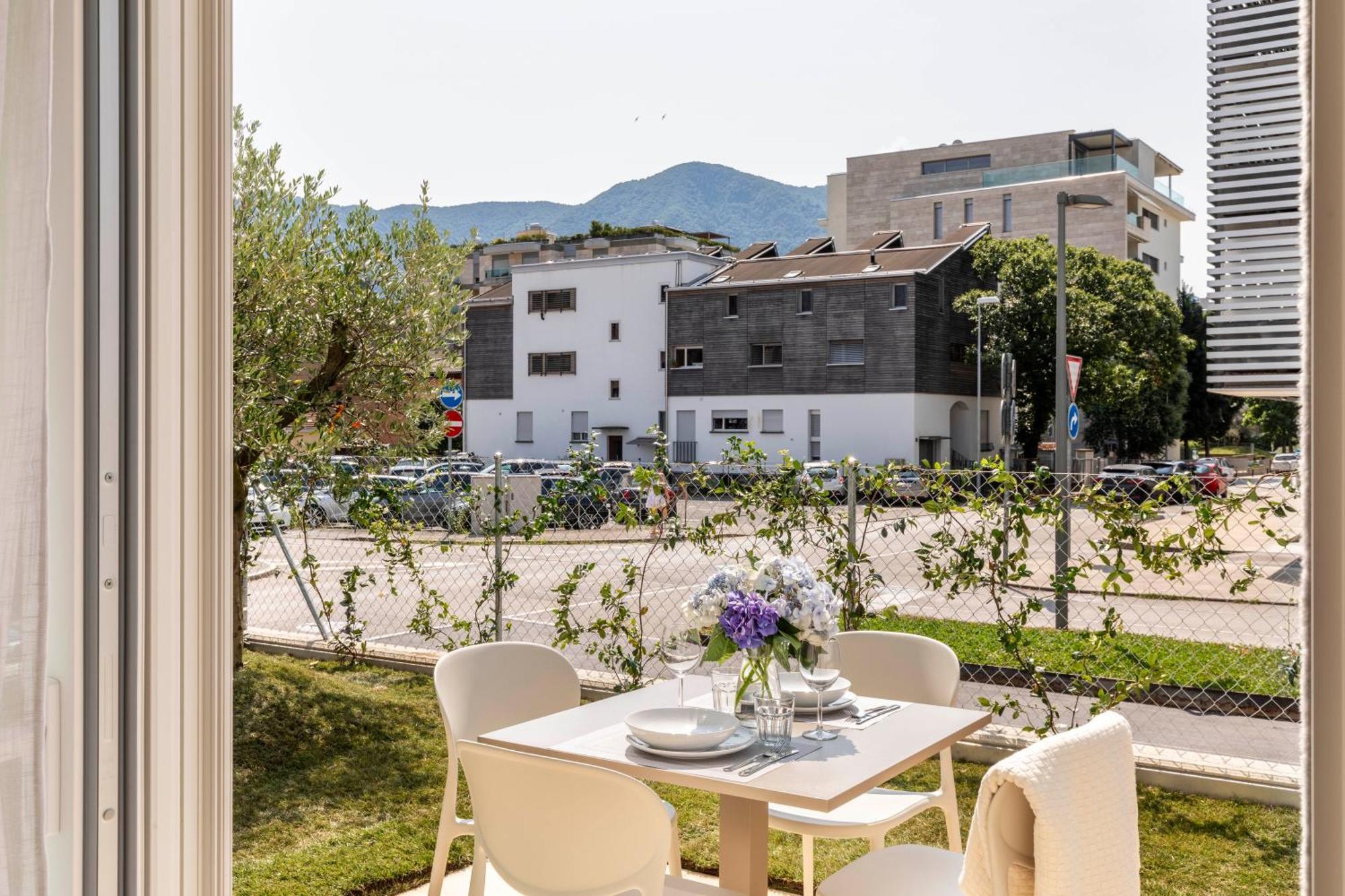 Regalia - Free Parking Apartment