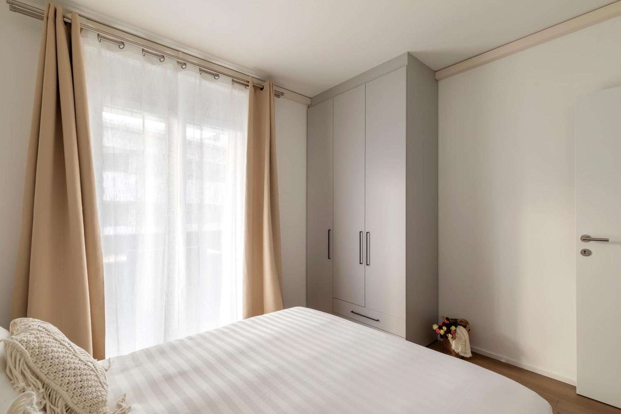 Regalia - Free Parking Apartment